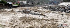 遇到泥石流如何避免溺水 遭遇泥石流时的避险方法