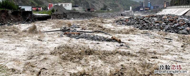 遇到泥石流如何避免溺水 遭遇泥石流时的避险方法