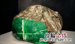 翡翠原石是什么样的 翡翠原石介绍