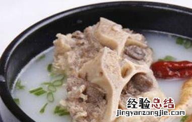 牛尾骨汤的功效与作用 女人吃牛尾骨汤的功效与作用
