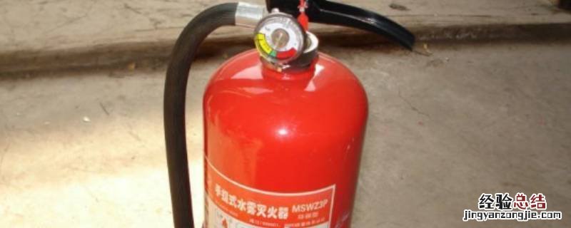 常见可用于灭火的物品有泥土 常见可用于灭火的物品有
