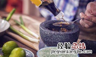 炒菜放生抽还是老抽 炒菜放生抽还是老抽