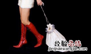 红色高筒靴搭配技巧 红色高筒靴搭配的小技巧