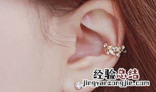 耳洞里面有个硬疙瘩 耳洞里面有个硬疙瘩是什么原因