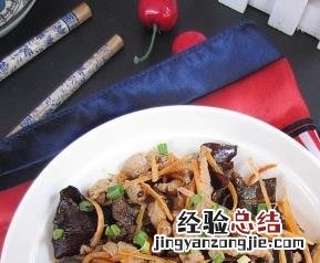 木耳炒肉丝的做法 青椒木耳炒肉丝的做法