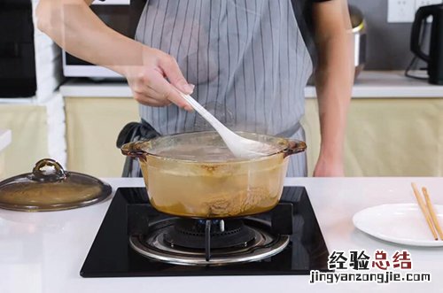 萝卜炖牛腩的做法 萝卜炖牛腩的做法窍门