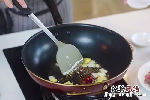 萝卜炖牛腩的做法 萝卜炖牛腩的做法窍门