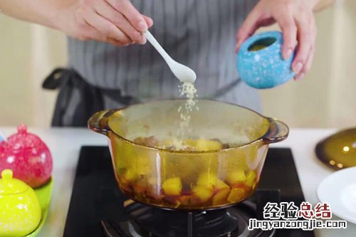 萝卜炖牛腩的做法 萝卜炖牛腩的做法窍门