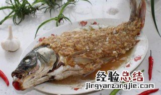 蒜蒸鱼怎么做好吃 蒜香蒸鱼做法窍门
