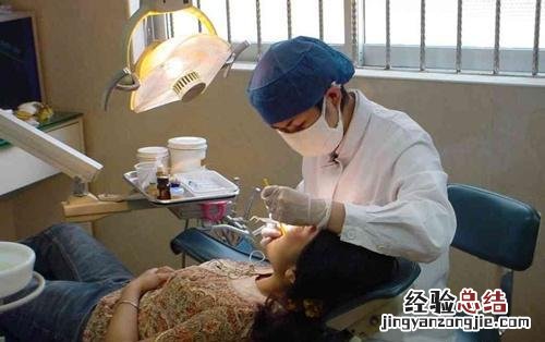 老人慢性咽喉炎怎么治疗 慢性咽喉炎怎么治疗