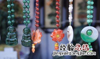 翡翠小鸡的寓意 翡翠鸡的寓意是什么意思