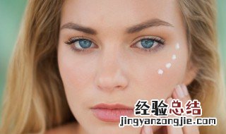 眼霜啫喱和眼霜膏体的有什么不同 眼霜和眼部啫喱区别