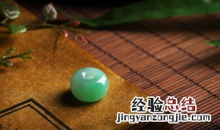 白底飘绿翡翠是什么种 白底飘绿翡翠的介绍