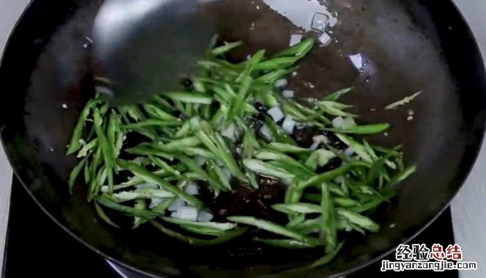 尖椒炒豆皮怎么做最好吃 尖椒炒豆皮怎么做