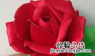制作玫瑰花的简单步骤 彩纸如何做玫瑰花