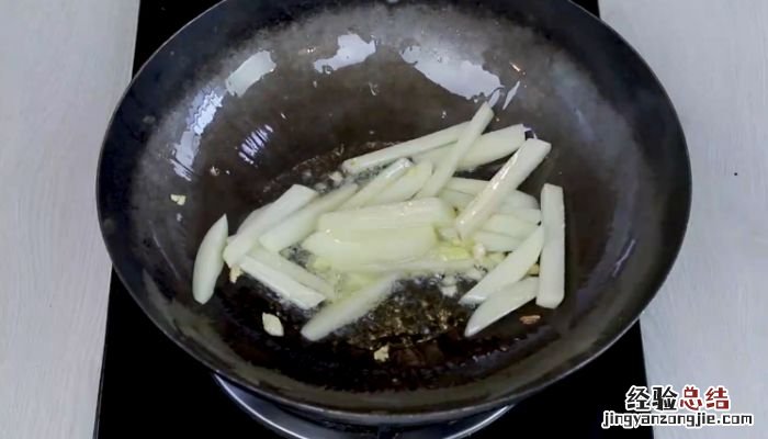蛤蜊炖土豆丝 蛤蜊炖土豆家常做法