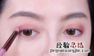 深眼窝怎么画眼影好看 深眼窝怎么画眼影好看图片