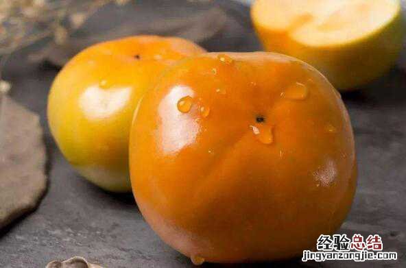 柿子冰糖泡酒的功效与作用 柿子冰糖泡酒的功效与作用及禁忌