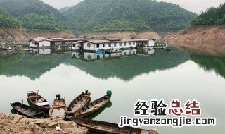 靠山吃山靠水吃水的吃是什么意思 靠山吃山靠水吃水的吃的意思