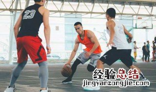 怎么快速练好连续胯下运球 练熟练你就牛逼了