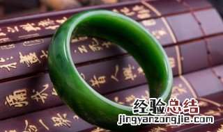 男的带翡翠什么寓意好有特点 男的应该佩戴玉还是翡翠