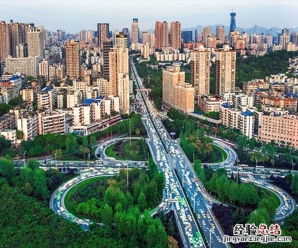 10月份房价呈现三大变化,三四线城市涨幅较快!未来5年三四线城市房价是涨还是跌?