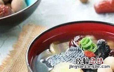 乌鸡汤的功效与作用及禁忌 乌鸡汤的功效与作用