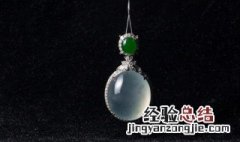 翡翠玉贵还是和田玉贵 翡翠贵还是和田玉贵