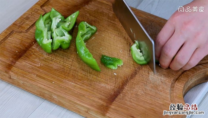 木耳炒肉丁详细做法 木耳炒肉食谱