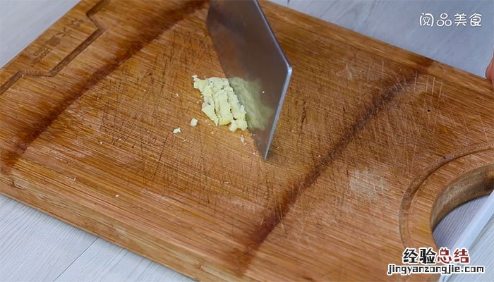 木耳炒肉丁详细做法 木耳炒肉食谱