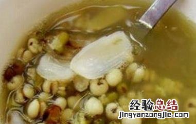薏米绿豆粥的功效与营养价值 薏米绿豆粥的功效与营养价值及副作用