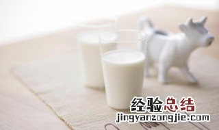 纯牛奶可以加蜂蜜吗 纯牛奶可以加蜂蜜吗?