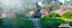 俯首甘为孺子牛上一句 俯首甘为孺子牛上一句对联