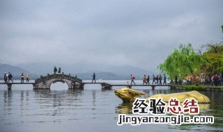 关于西湖的诗句 推荐以下这些关于西湖的诗句