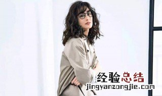 卡其色是不是显得皮肤黑 卡其色显皮肤黑还是白