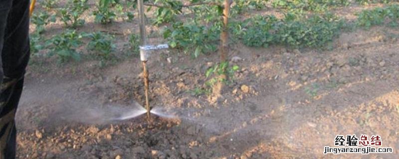 化肥对土壤污染主要表现在哪些方面，化肥是什么原料做成的