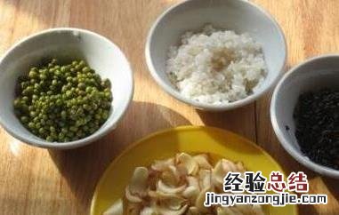黑米百合粥的做法和功效 黑米百合粥的功效与作用