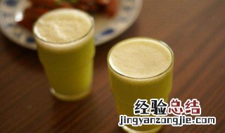 芹菜菠萝梨汁如何做 芹菜菠萝雪梨汁做法介绍