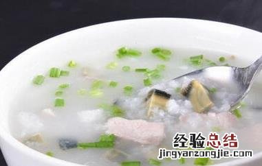 百合皮蛋瘦肉粥的功效与作用 百合皮蛋瘦肉粥的功效与作用禁忌