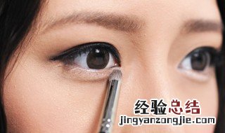 形容一个人三只眼是什么意思 形容一个人三只眼具体是什么意思