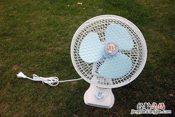 电风扇和冷风扇的区别是什么 电风扇和冷风扇的区别