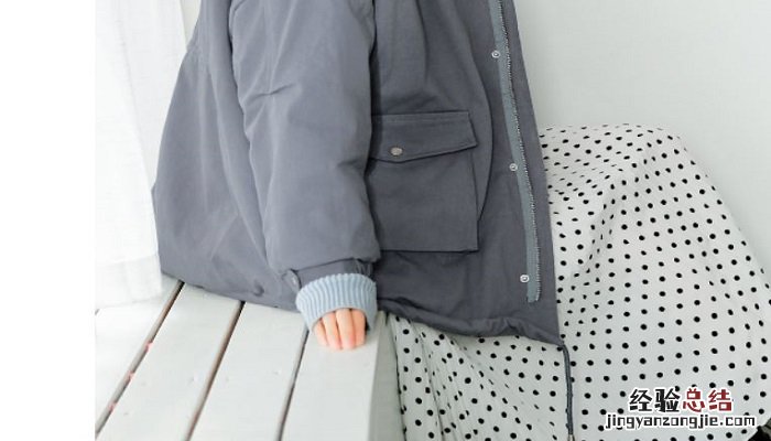中长款棉袄怎么搭配 中长款棉袄下面搭配什么好看