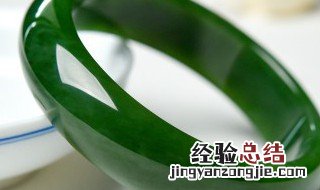 怎样选翡翠玉镯 怎么选择翡翠玉镯