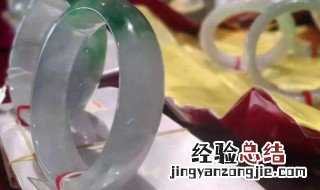 翡翠冰润浅绿什么意思 翡翠冰油绿是什么样子