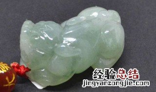 翡翠吊坠上的兔子寓意是什么意思 玉兔吊坠的寓意和象征