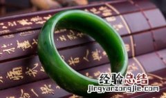 翡翠起荧光什么意思 翡翠起荧光怎么看