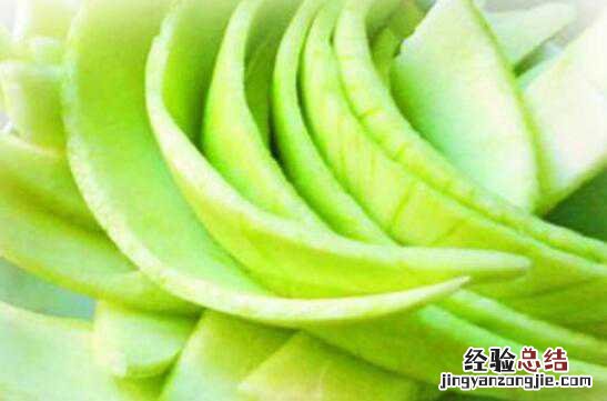 西瓜皮擦脸的作用与功效,西瓜皮敷脸有什么害处