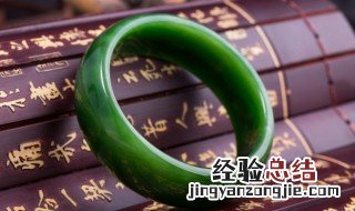 翡翠手镯有裂纹是怎么回事 翡翠手镯有裂纹什么意思