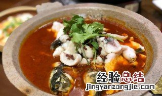 石锅鱼的汤 红汤石锅鱼