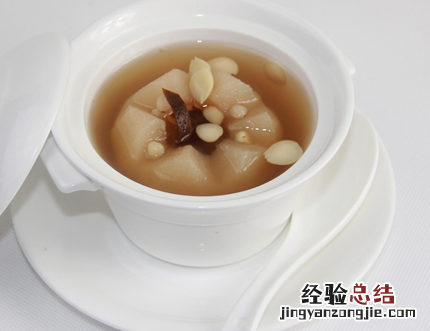 川贝冰糖炖雪梨用什么冰糖 川贝冰糖炖雪梨做法是什么呢